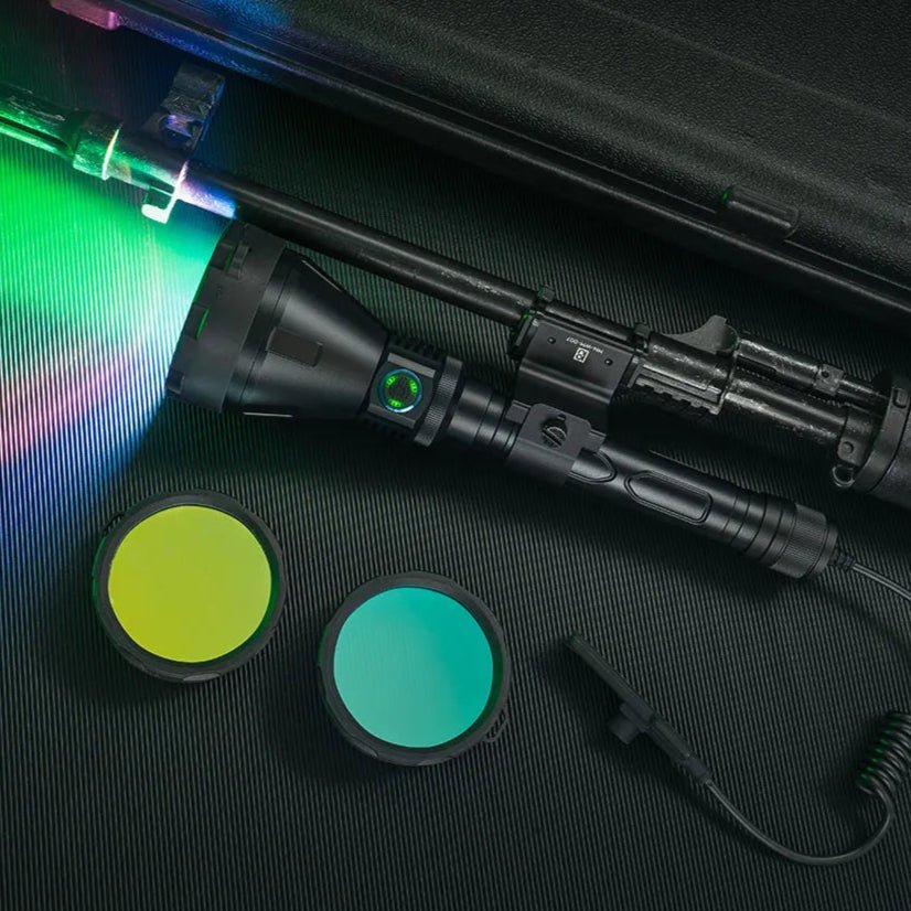 T67 LED Taschenlampe – Ultrahell, 6.700 Lumen, IP68, USB-C, 1.400 m Reichweite - PureUltra