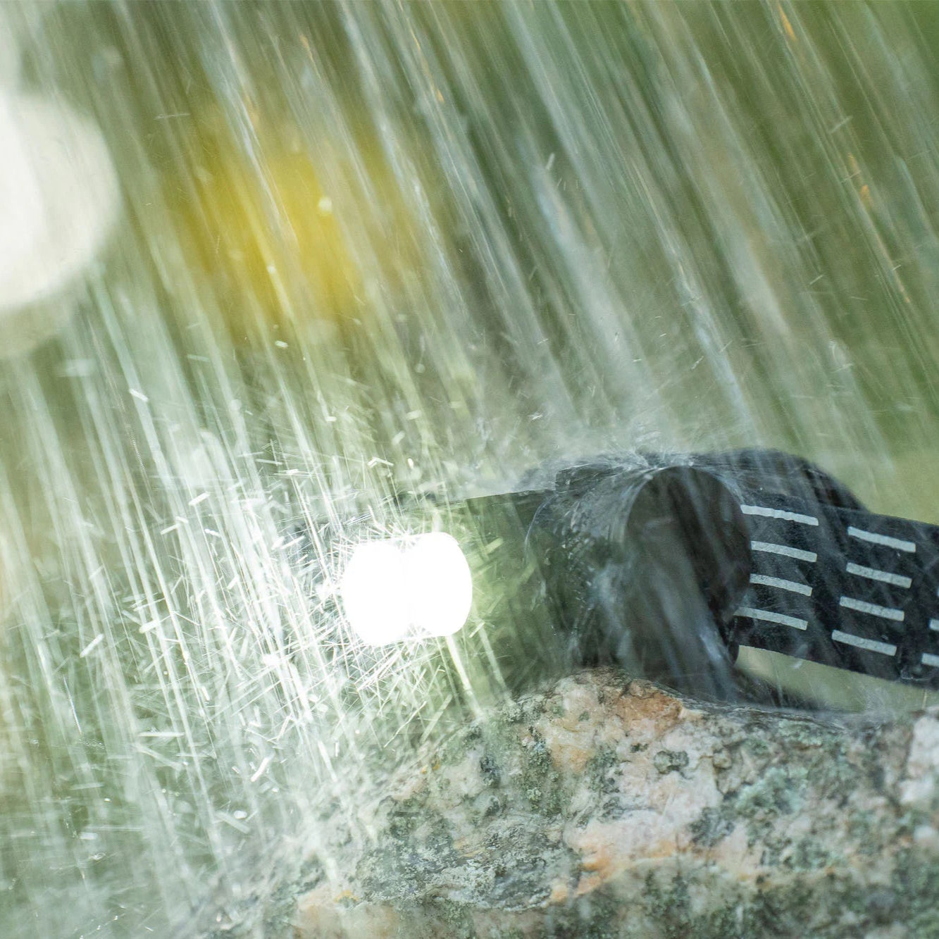 H12 Stirnlampe Wiederaufladbar 1200 Lumen, 150m Reichweite, USB-C - PureUltra