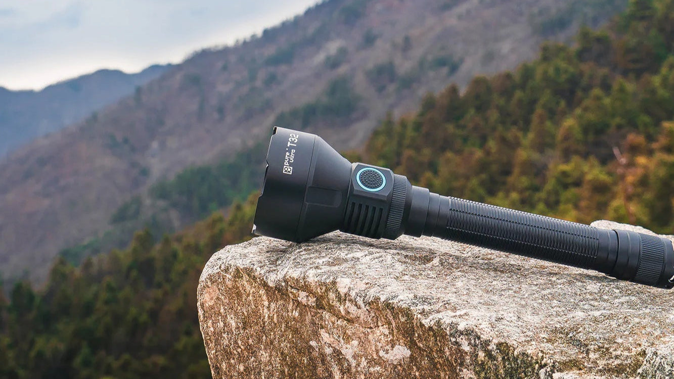 T32 Taschenlampe – 3.200 Lumen, 1.150 m Reichweite, USB-C - PureUltra