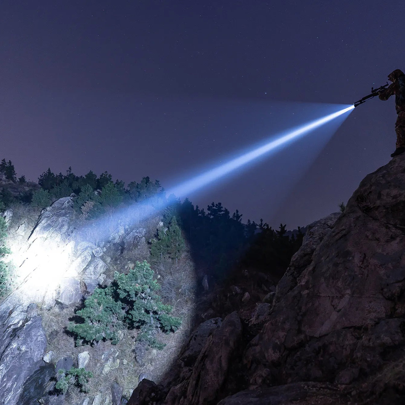 T32 Taschenlampe – 3.200 Lumen, 1.150 m Reichweite, USB-C - PureUltra