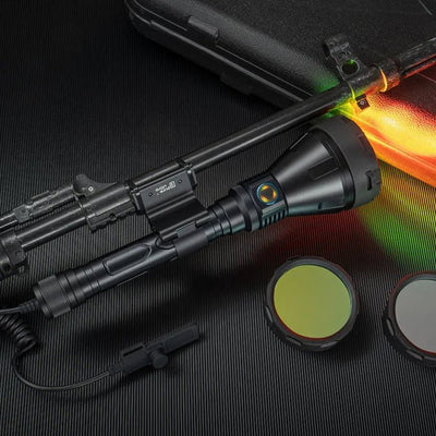 T67 LED Taschenlampe – Ultrahell, 6.700 Lumen, IP68, USB-C, 1.400 m Reichweite - PureUltra