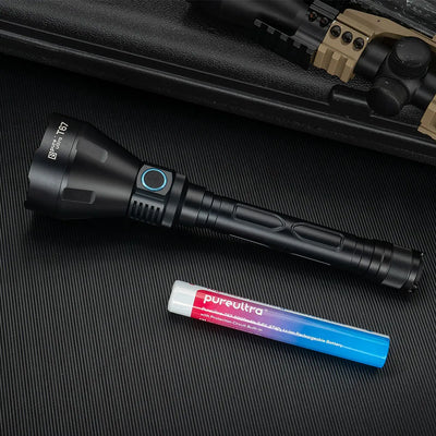 T67 LED Taschenlampe – Ultrahell, 6.700 Lumen, IP68, USB-C, 1.400 m Reichweite - PureUltra
