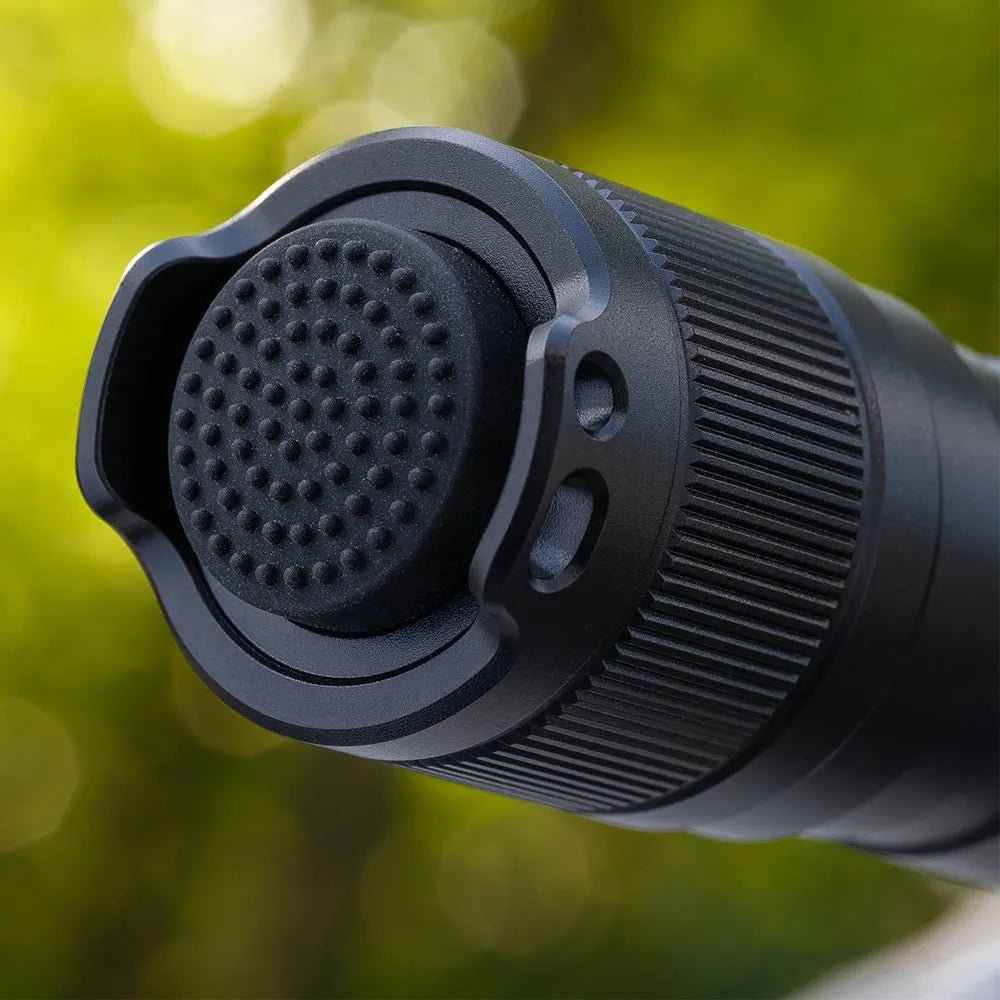 T67 LED Taschenlampe – Ultrahell, 6.700 Lumen, IP68, USB-C, 1.400 m Reichweite - PureUltra