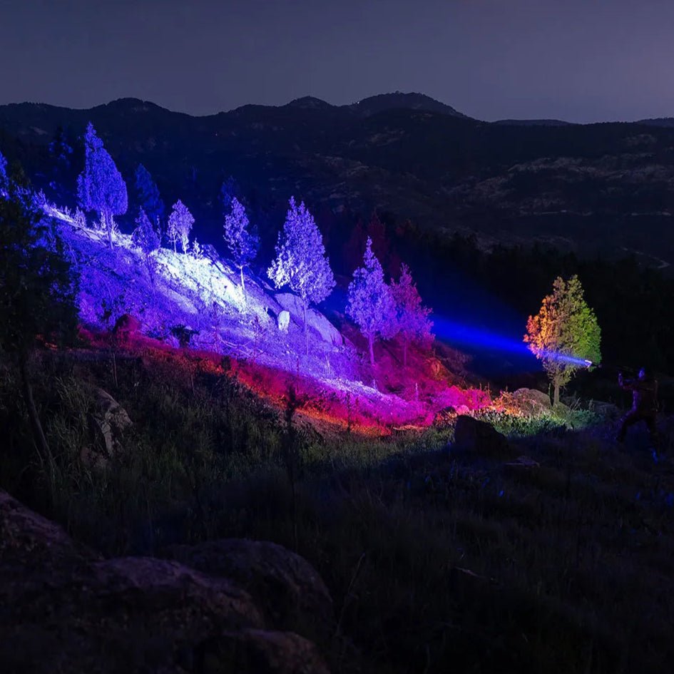 T67 LED Taschenlampe – Ultrahell, 6.700 Lumen, IP68, USB-C, 1.400 m Reichweite - PureUltra