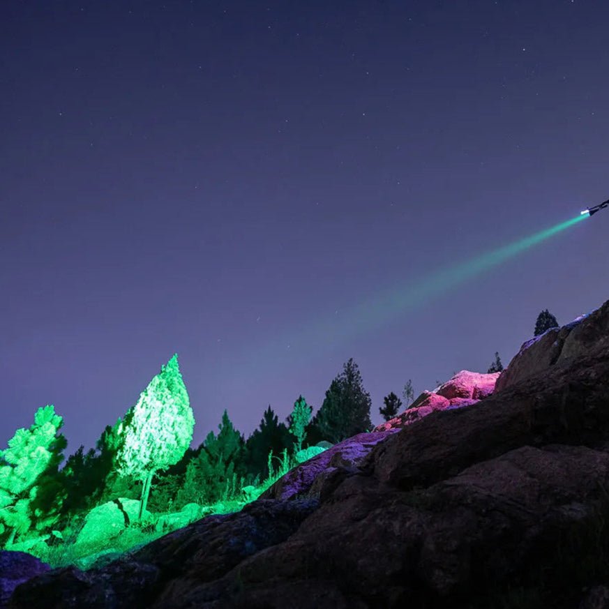 T67 LED Taschenlampe – Ultrahell, 6.700 Lumen, IP68, USB-C, 1.400 m Reichweite - PureUltra