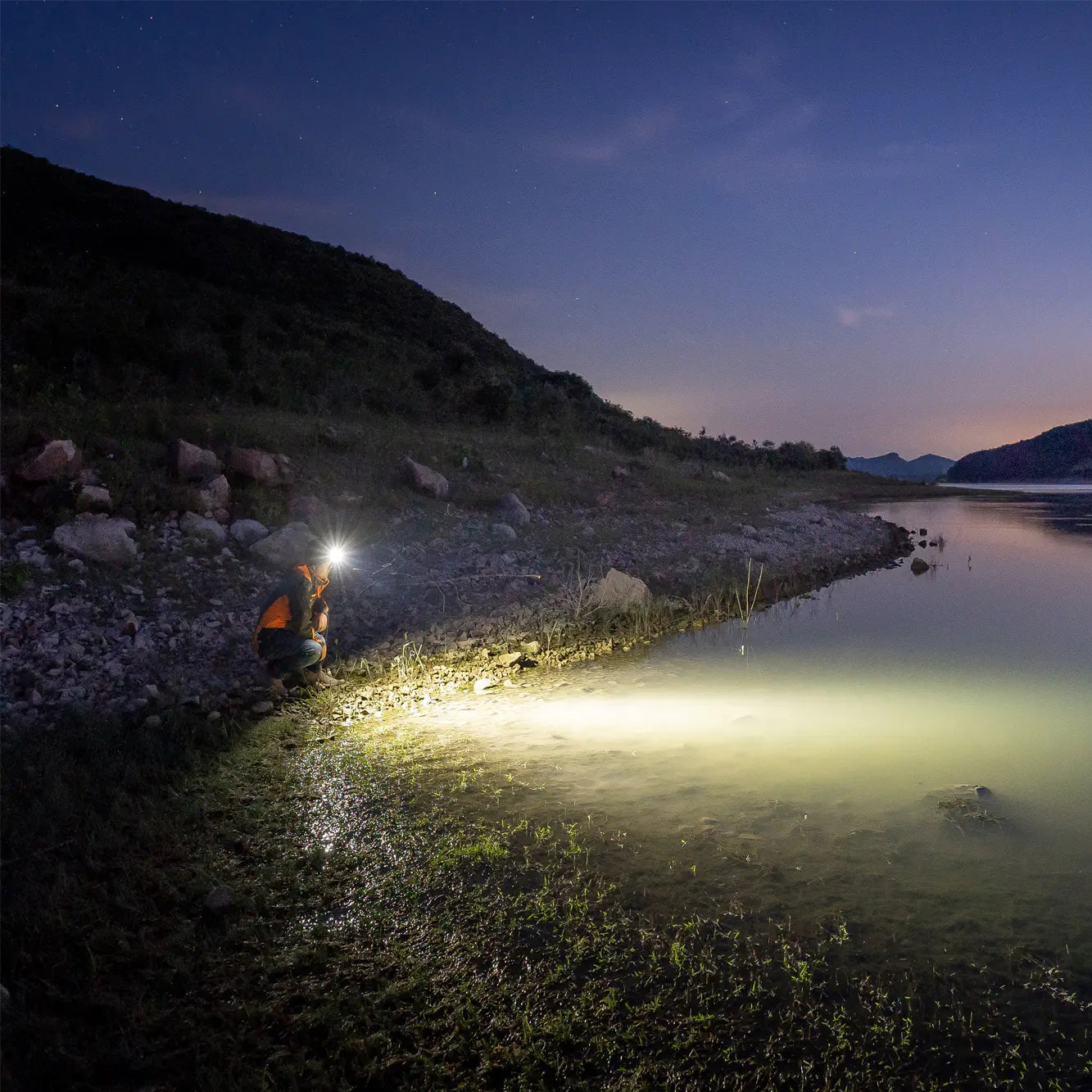 H12 Stirnlampe Wiederaufladbar 1200 Lumen, 150m Reichweite, USB-C - PureUltra