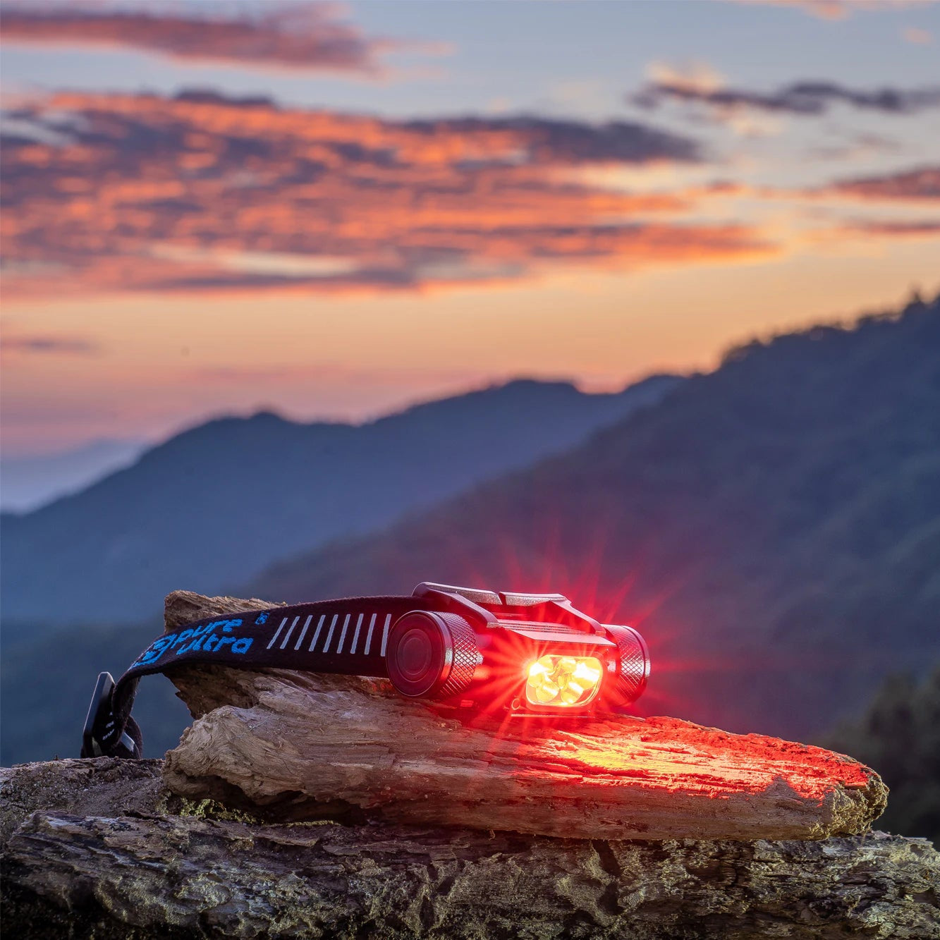 HR9 LED Stirnlampe – 900 Lumen, Rotlicht, IP66, USB-C, 300h Laufzeit - PureUltra