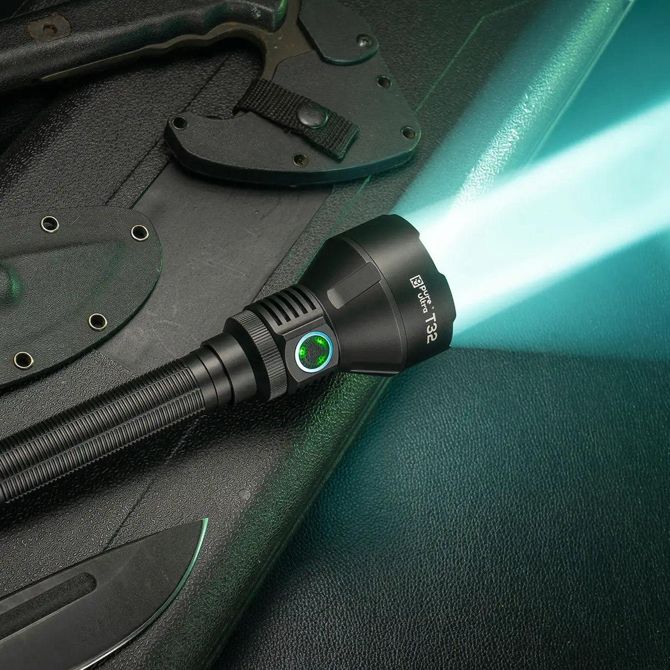 T32 Taschenlampe – 3.200 Lumen, 1.150 m Reichweite, USB-C - PureUltra