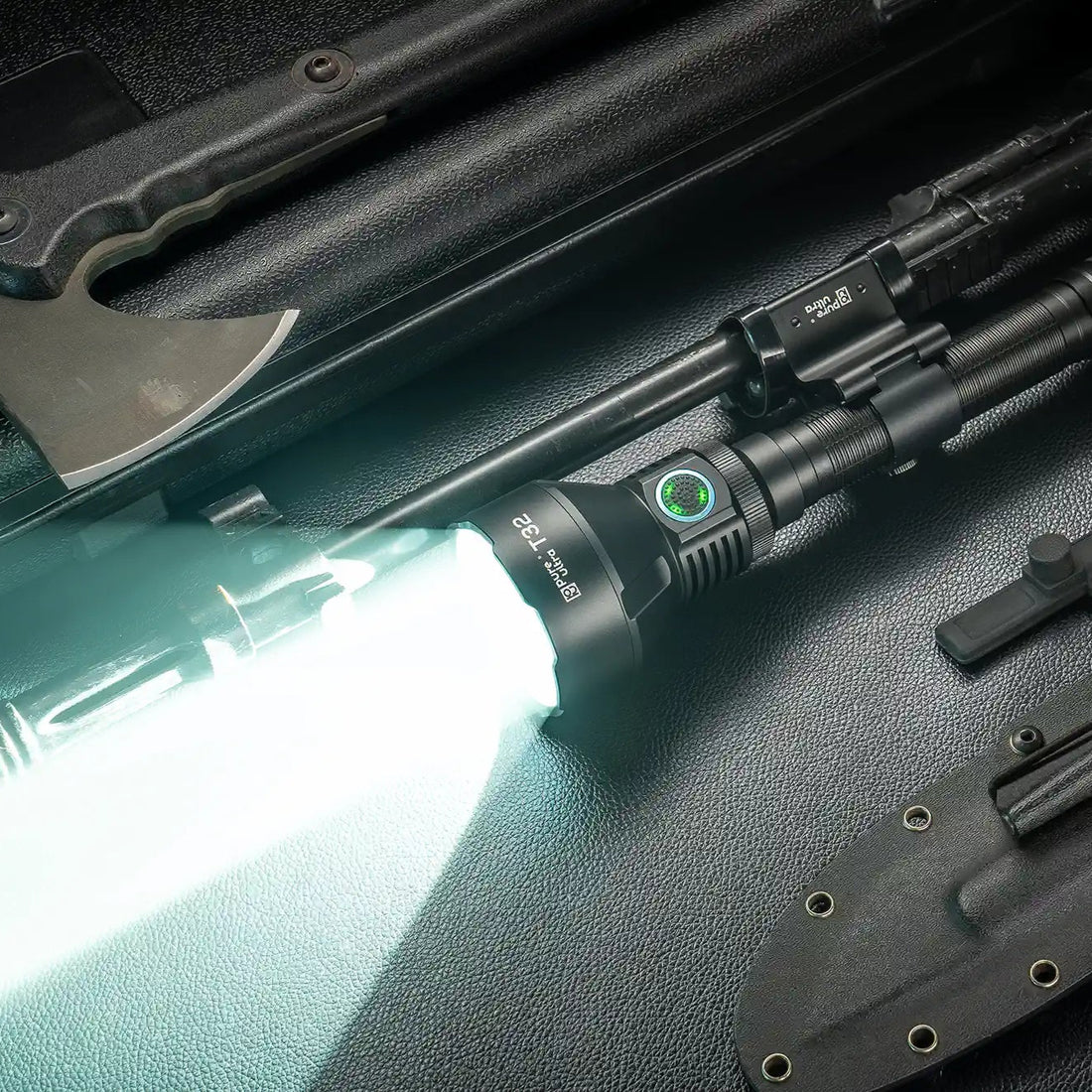 T32 Taschenlampe – 3.200 Lumen, 1.150 m Reichweite, USB-C - PureUltra