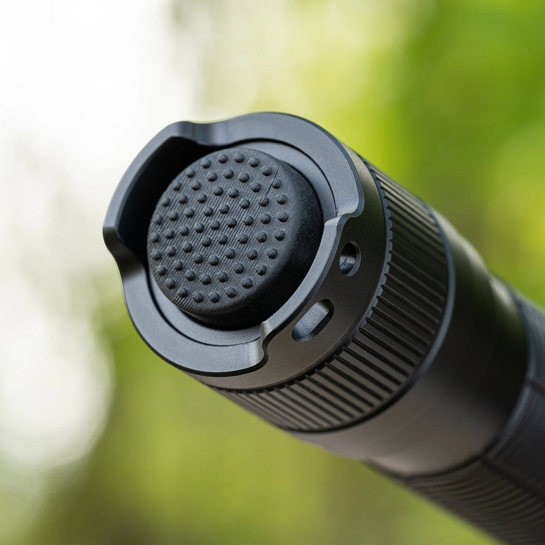 T32 Taschenlampe – 3.200 Lumen, 1.150 m Reichweite, USB-C - PureUltra