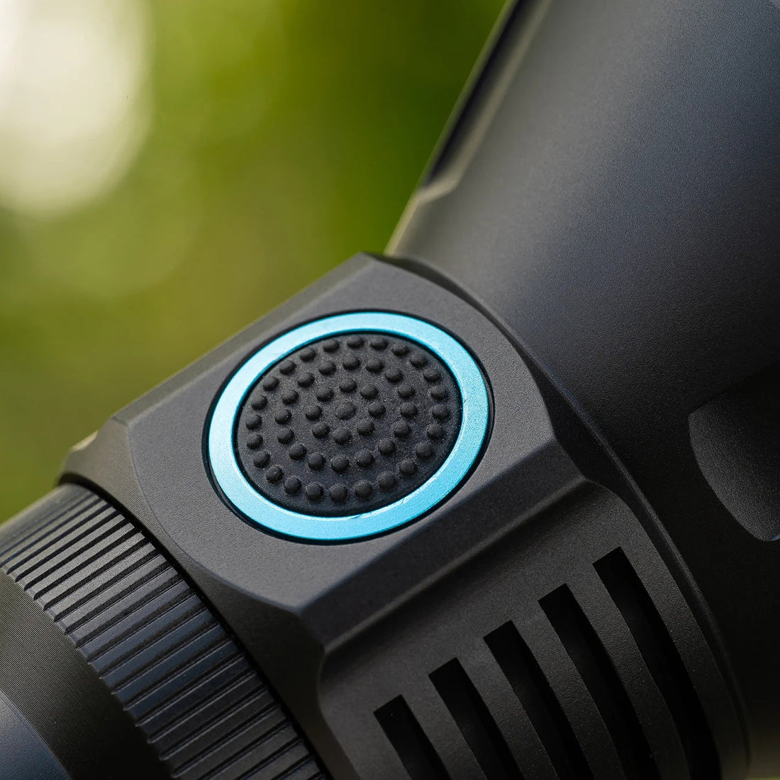 T32 Taschenlampe – 3.200 Lumen, 1.150 m Reichweite, USB-C - PureUltra