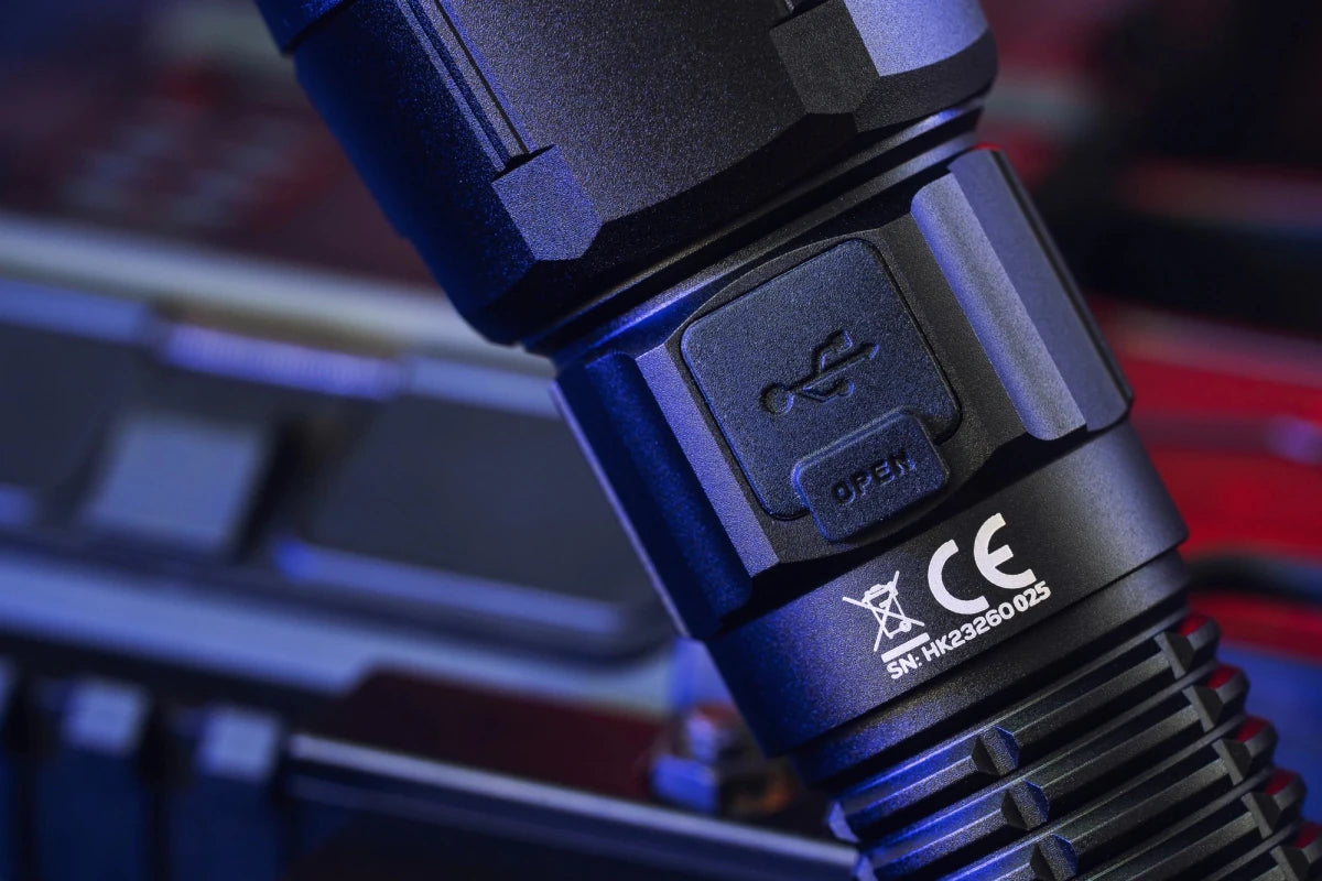 Hawk23 – kompakte LED Jagdlampe mit 2300 Lumen & 1000 m Reichweite - PureUltra