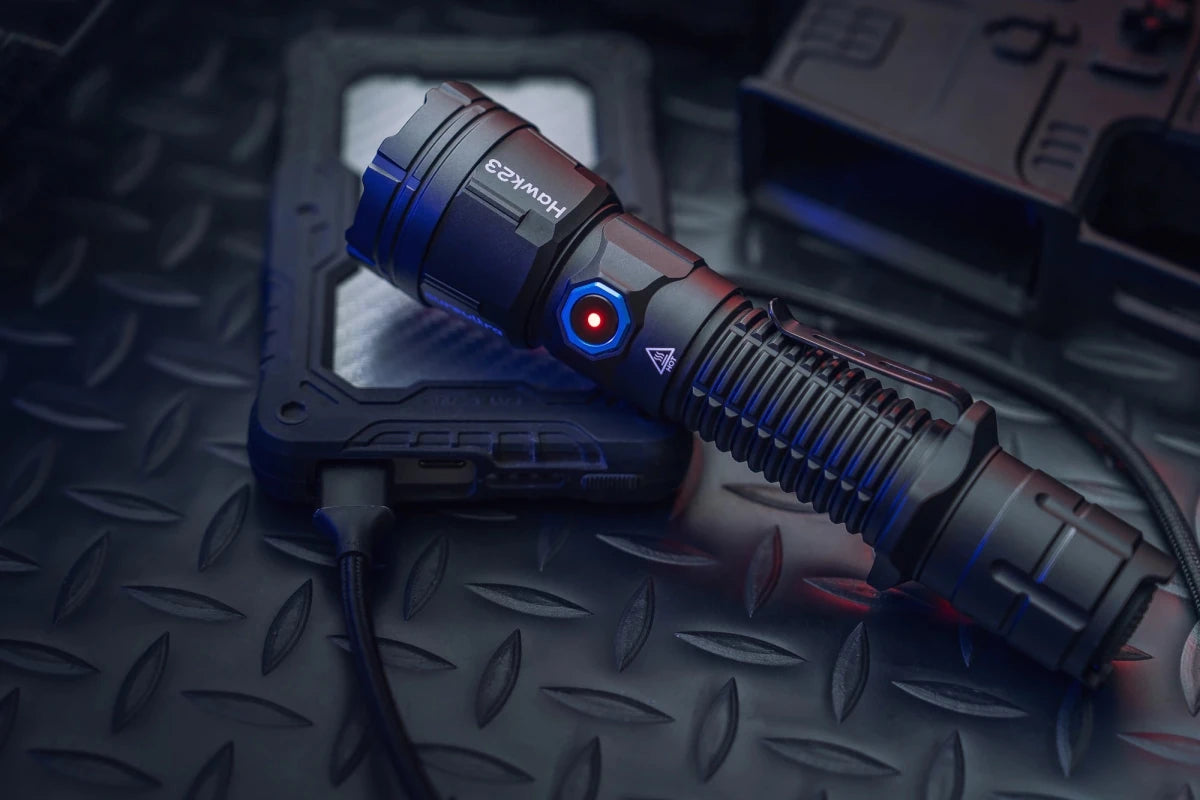 Hawk23 – kompakte LED Jagdlampe mit 2300 Lumen & 1000 m Reichweite - PureUltra