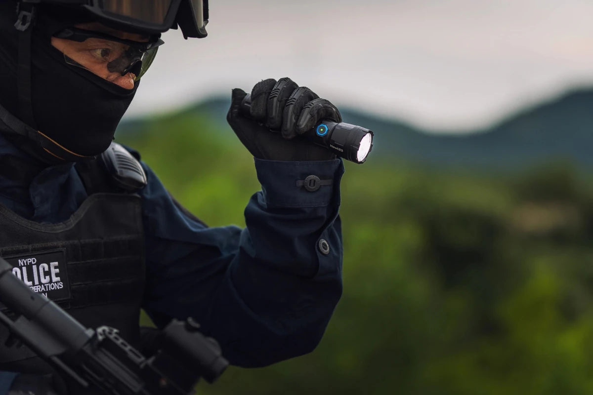 Hawk23 – kompakte LED Jagdlampe mit 2300 Lumen & 1000 m Reichweite - PureUltra