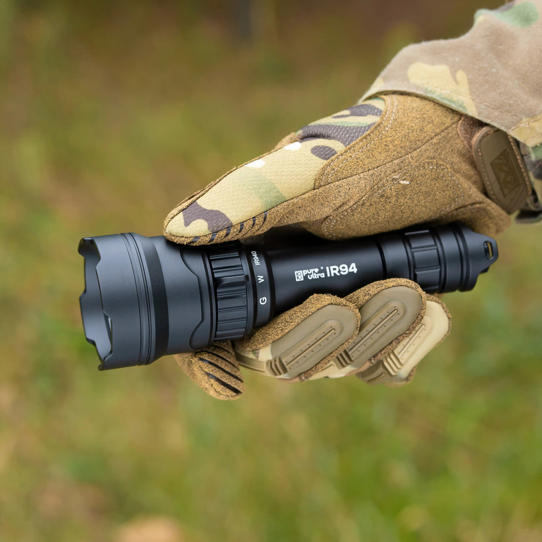 IR94 LED - Taschenlampe – 3 - in - 1 Licht (Weiß, Grün, IR940nm) mit Zoom & Dimmer - PureUltra