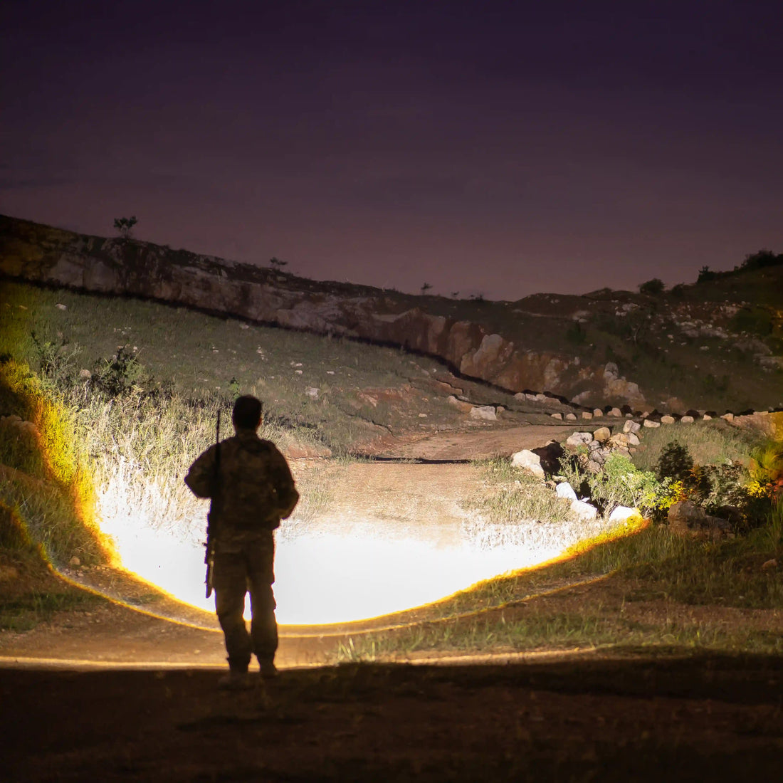 IR94 LED - Taschenlampe – 3 - in - 1 Licht (Weiß, Grün, IR940nm) mit Zoom & Dimmer - PureUltra