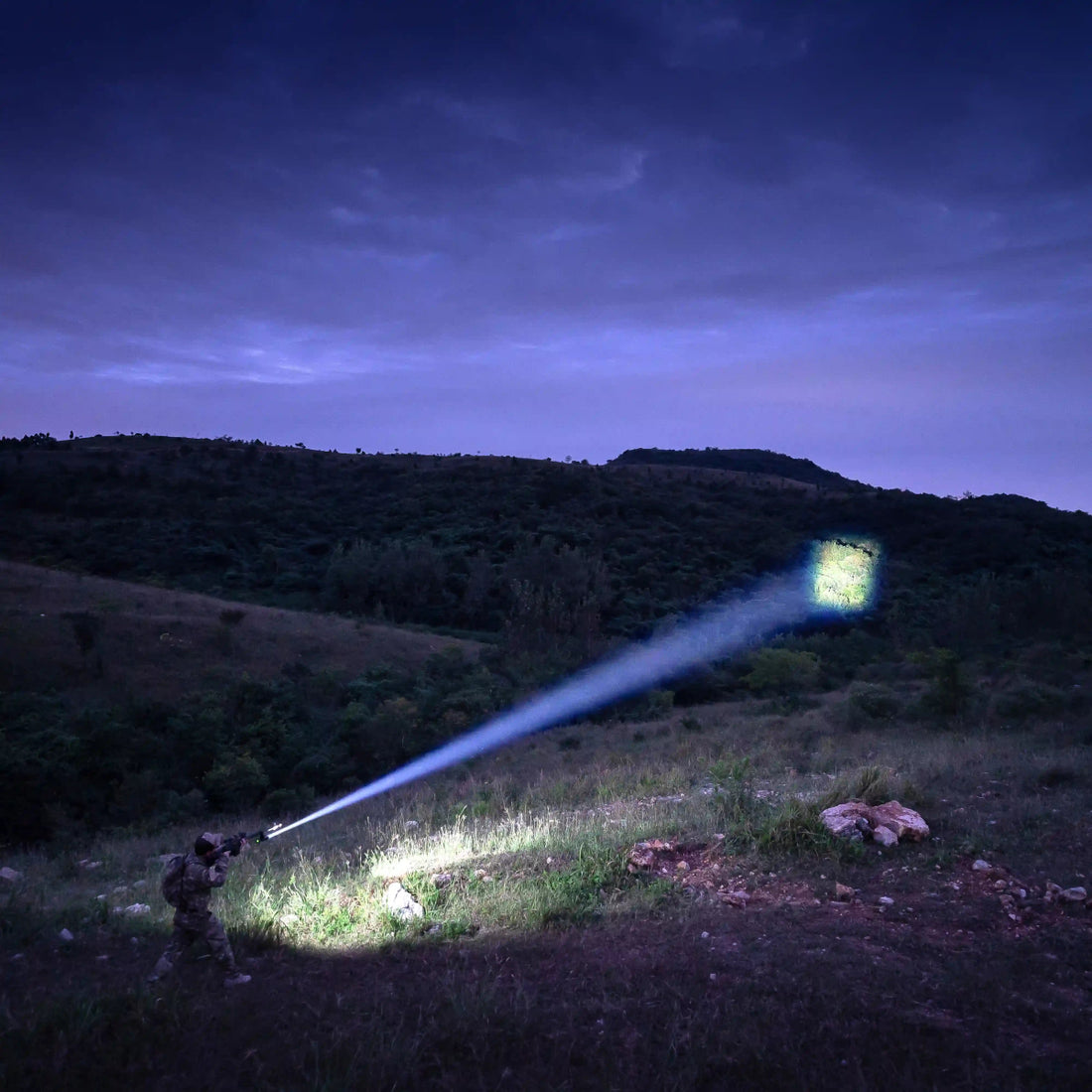 IR94 LED - Taschenlampe – 3 - in - 1 Licht (Weiß, Grün, IR940nm) mit Zoom & Dimmer - PureUltra