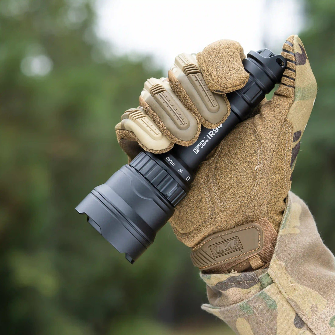 IR94 LED - Taschenlampe – 3 - in - 1 Licht (Weiß, Grün, IR940nm) mit Zoom & Dimmer - PureUltra