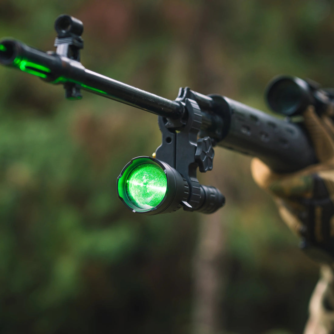 IR94 LED - Taschenlampe – 3 - in - 1 Licht (Weiß, Grün, IR940nm) mit Zoom & Dimmer - PureUltra